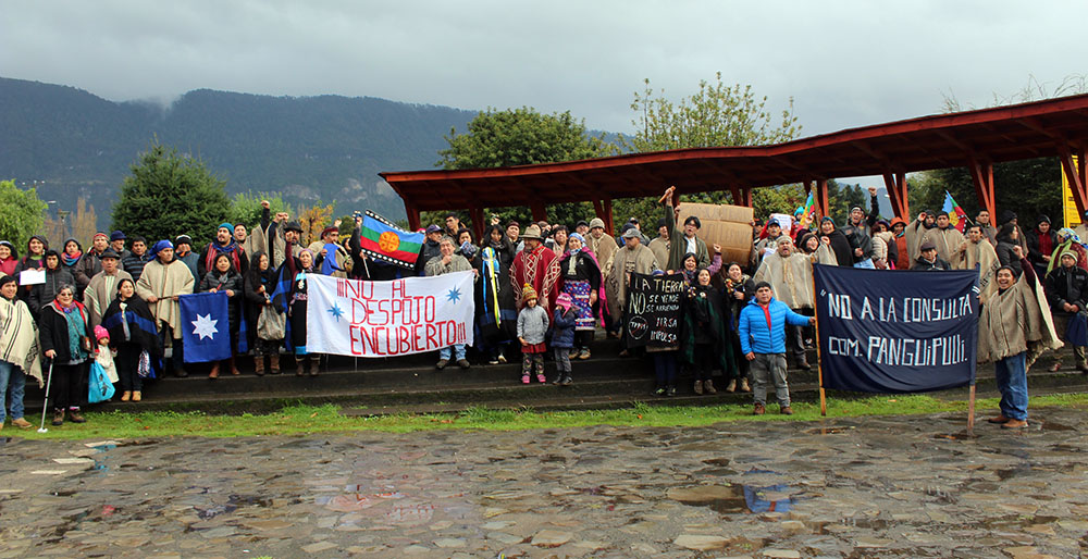 [Video] Mapuche en Coñaripe se suman al rechazo de la consulta “MIENTRAS TENGAMOS TIERRA NO SOMOS POBRES”