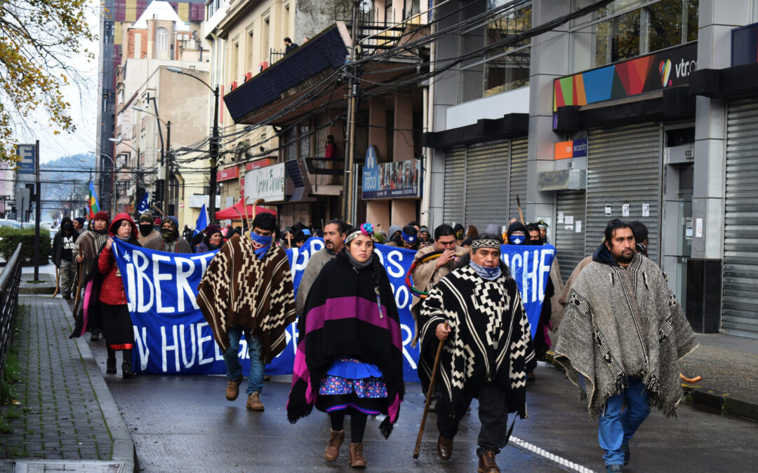 Temuco: Lof de Malleco entregan carta dirigida a Piñera para iniciar el diálogo, por el cambio de medidas de los PPM en huelga de hambre