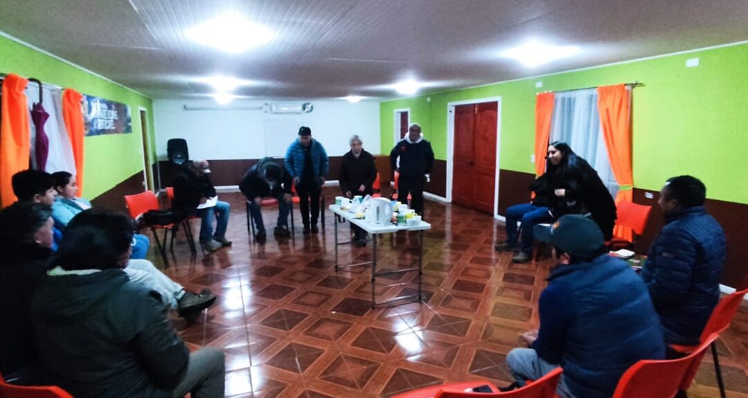 Productores/as Hortofrutícolas Mapuche se reúnen con lineas de microbuses y dirigentes de la población Tucapel