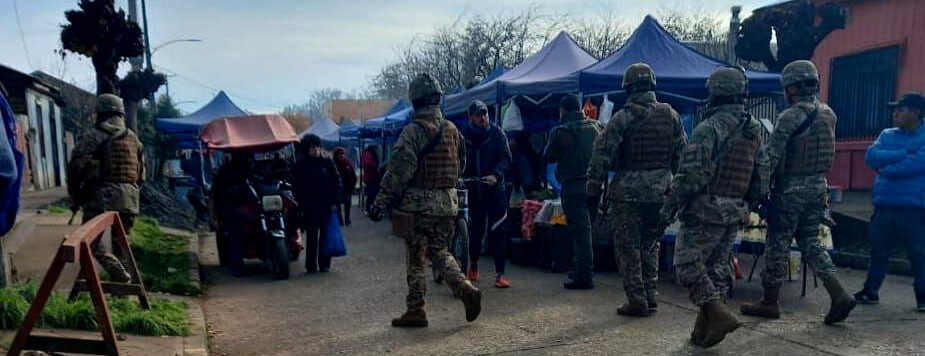 Militares fuertemente armados recorren principales calles de Ercilla