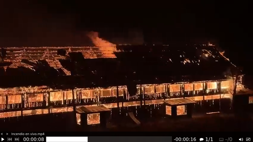 [Comunicado] Incendio consumió el Monumento Histórico Nacional Galpón Industrial IMASA, en Neltume, comuna de Panguipulli, Región de Los Ríos