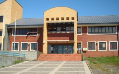 Comunicados del Centro de Estudiantes y la Dirección del Liceo Rayen Mapu, frente a procedimiento policial al interior del establecimiento que obligó a estudiantes a desnudarse frente a sus compañeros